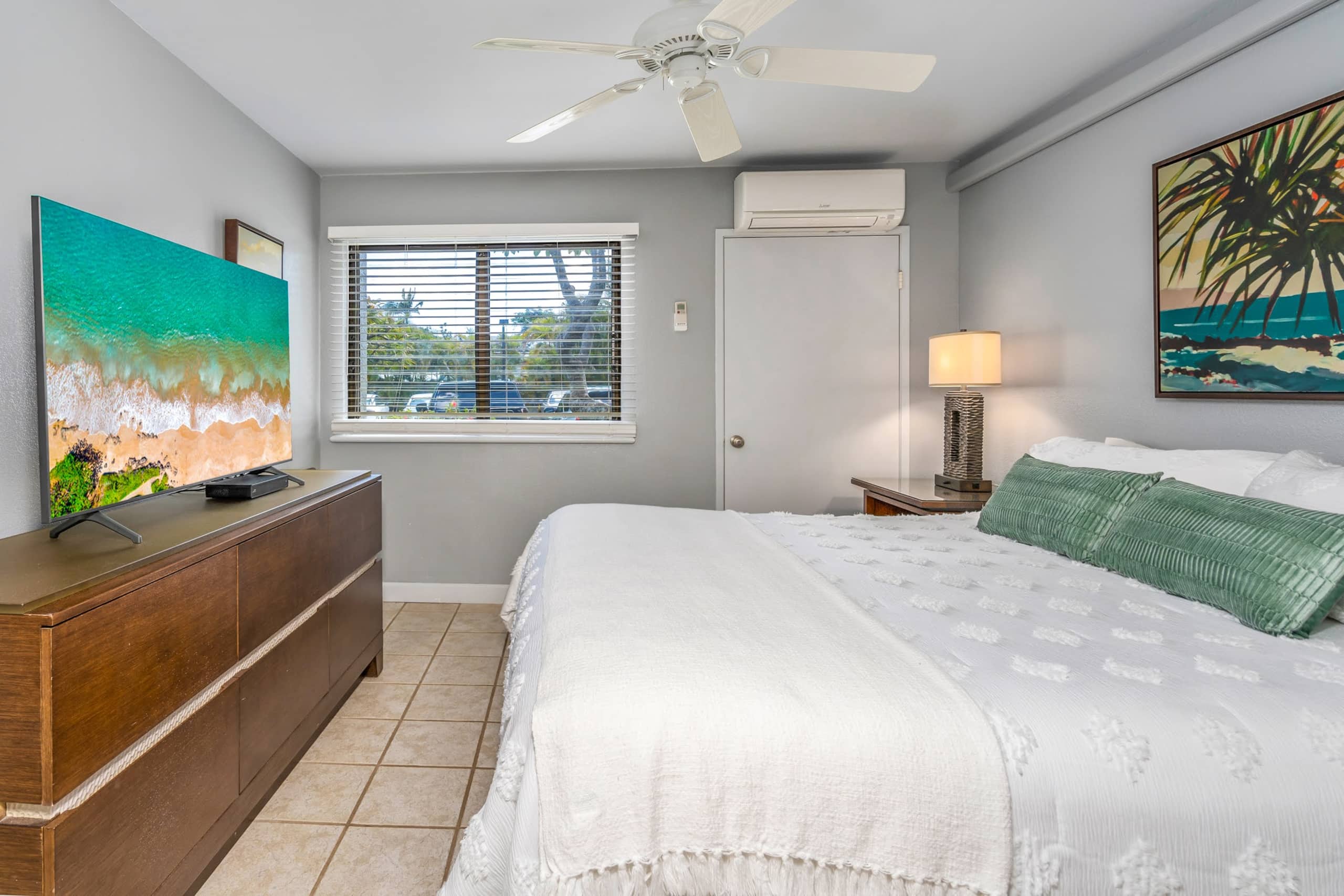 Condo in Lahaina · ★4.94 · 1 bedroom · 2 beds · 1 bath - Image 26