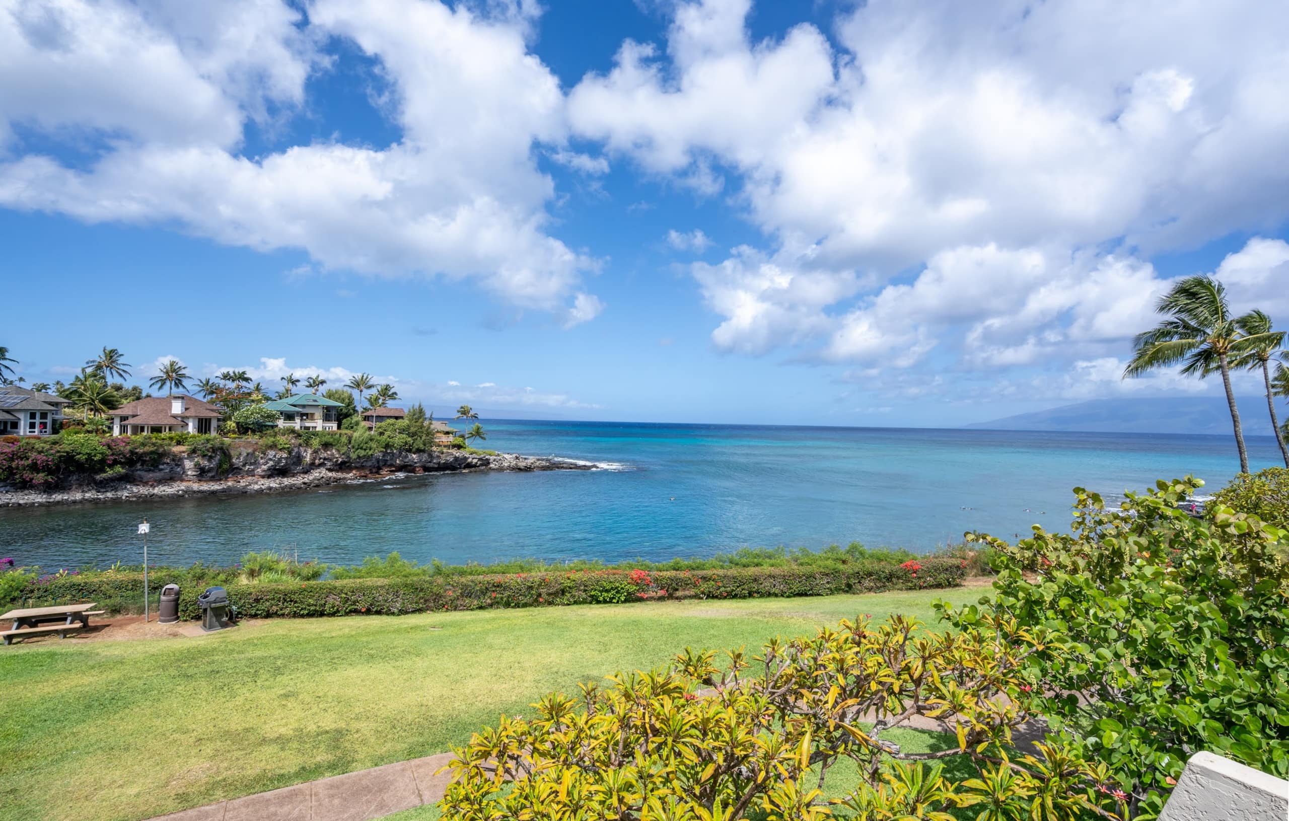Condo in Lahaina · ★4.94 · 1 bedroom · 2 beds · 1 bath - Image 9