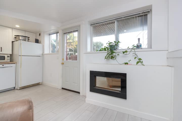Stunning Oceanfront 2br Suite - Langford