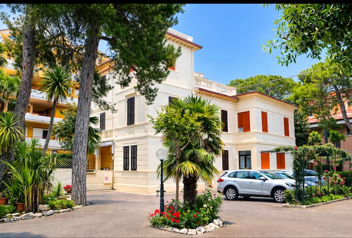 Stanza In Villa D'epoca Con Giardino E Parcheggio - Senigallia