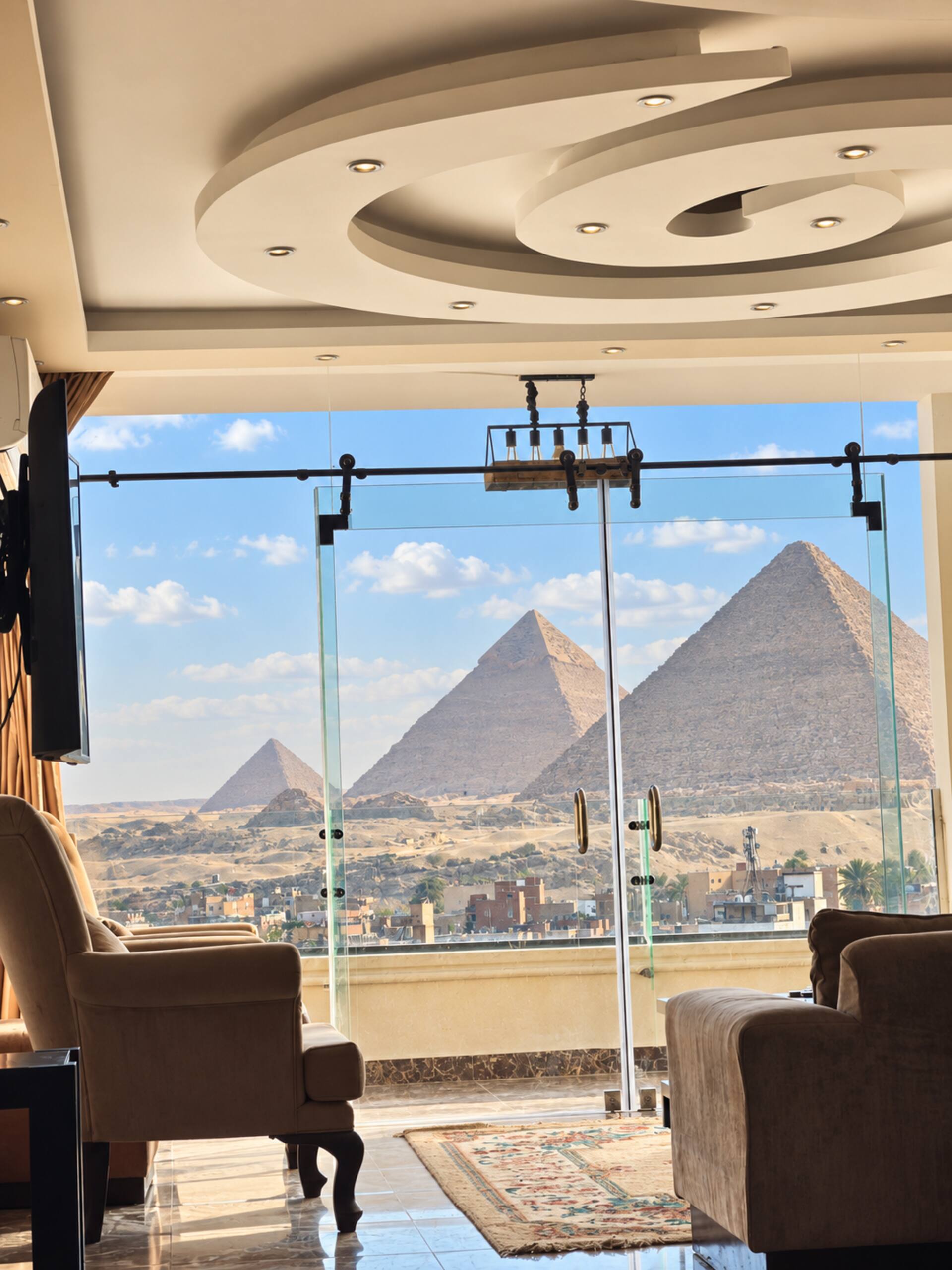 Imperial Pyramids View Apartment