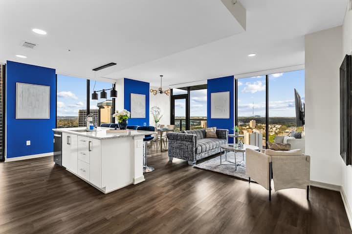 25th Floor Midnight Oasis -Skyline Views + Balcony - Atlanta, GA