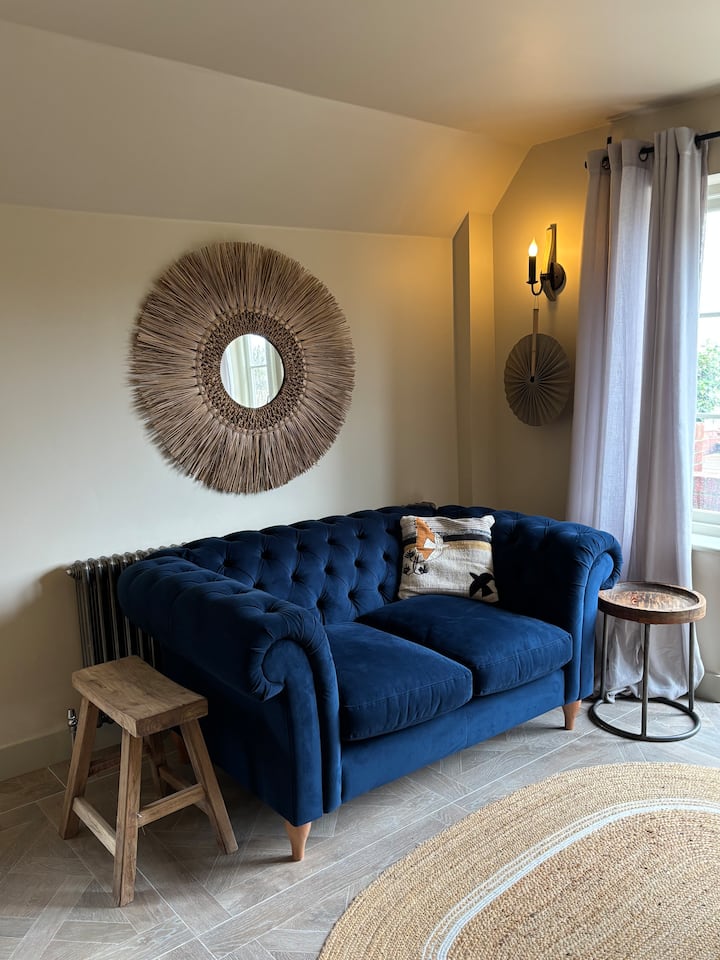 The Snug At Lantern House - Shere
