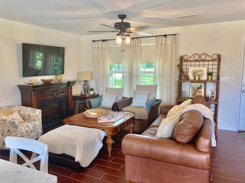 Top Airbnb: The lake house in Orlando