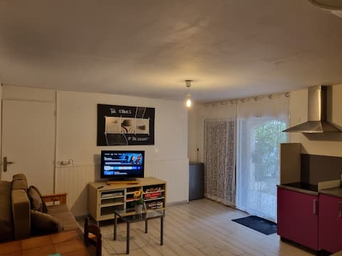 Very nice and ideally located apartment.