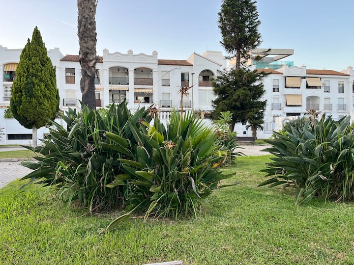 Apartamento Con Piscina Pueblo Mediterraneo. - Motril