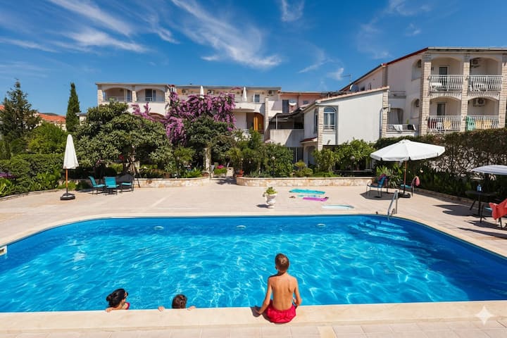 Studio Apartman 4+1 - Croacia
