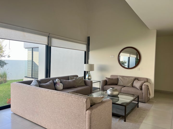 Excelente Casa Moderna Al Norte De La Ciudad. - León, México