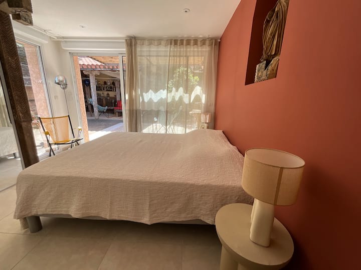 საძინებელი 4