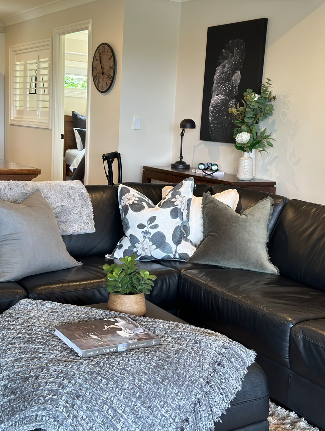 Top Airbnb: Cedar Guest House
Luxurious Mountain Escape in Tamborine Mountain