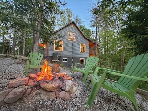 Red Route One | Mega LUX Cabin | Hot Tub | Central