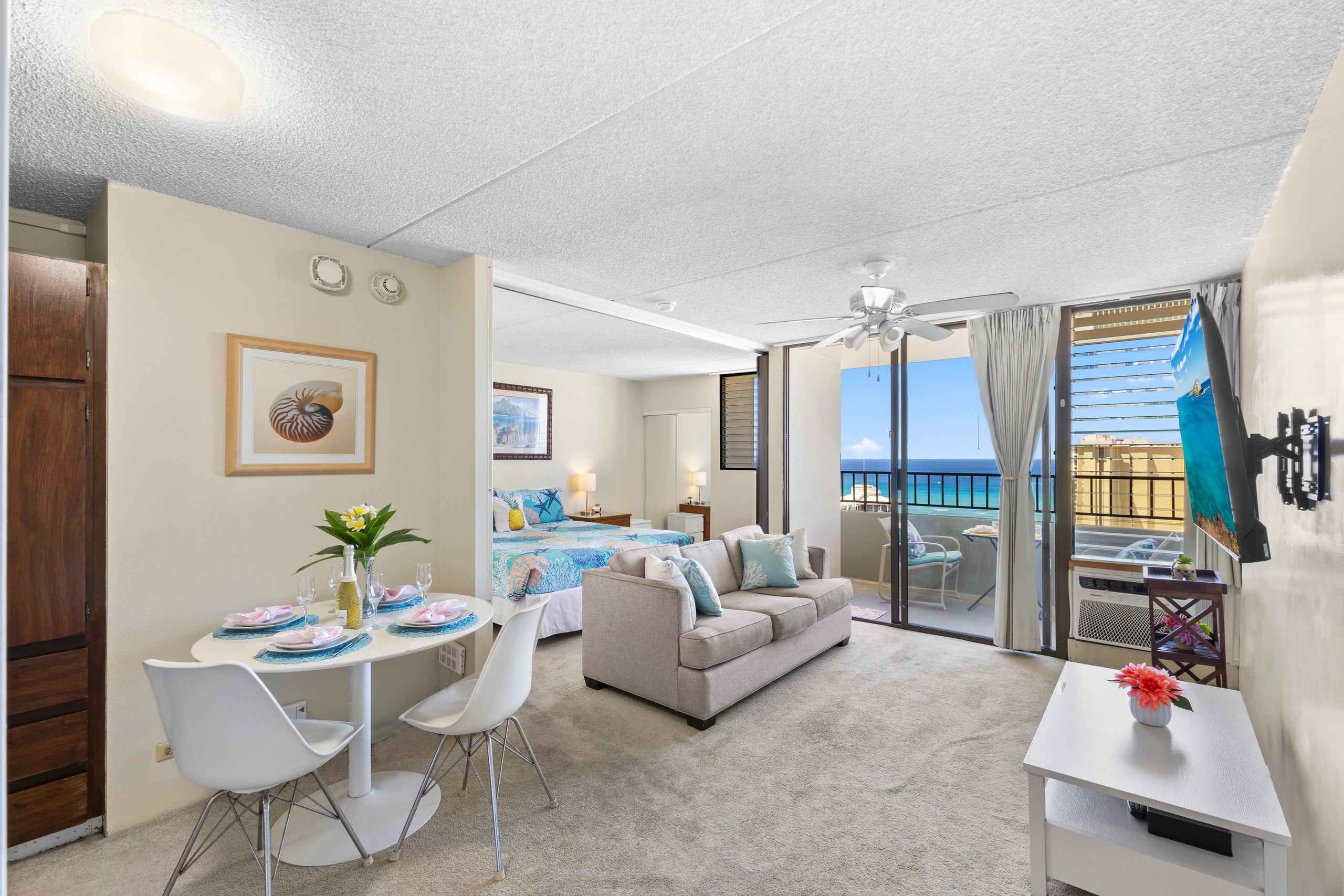 Ocean View FREE Parking King bed Pool Gym PingPong - Image 12