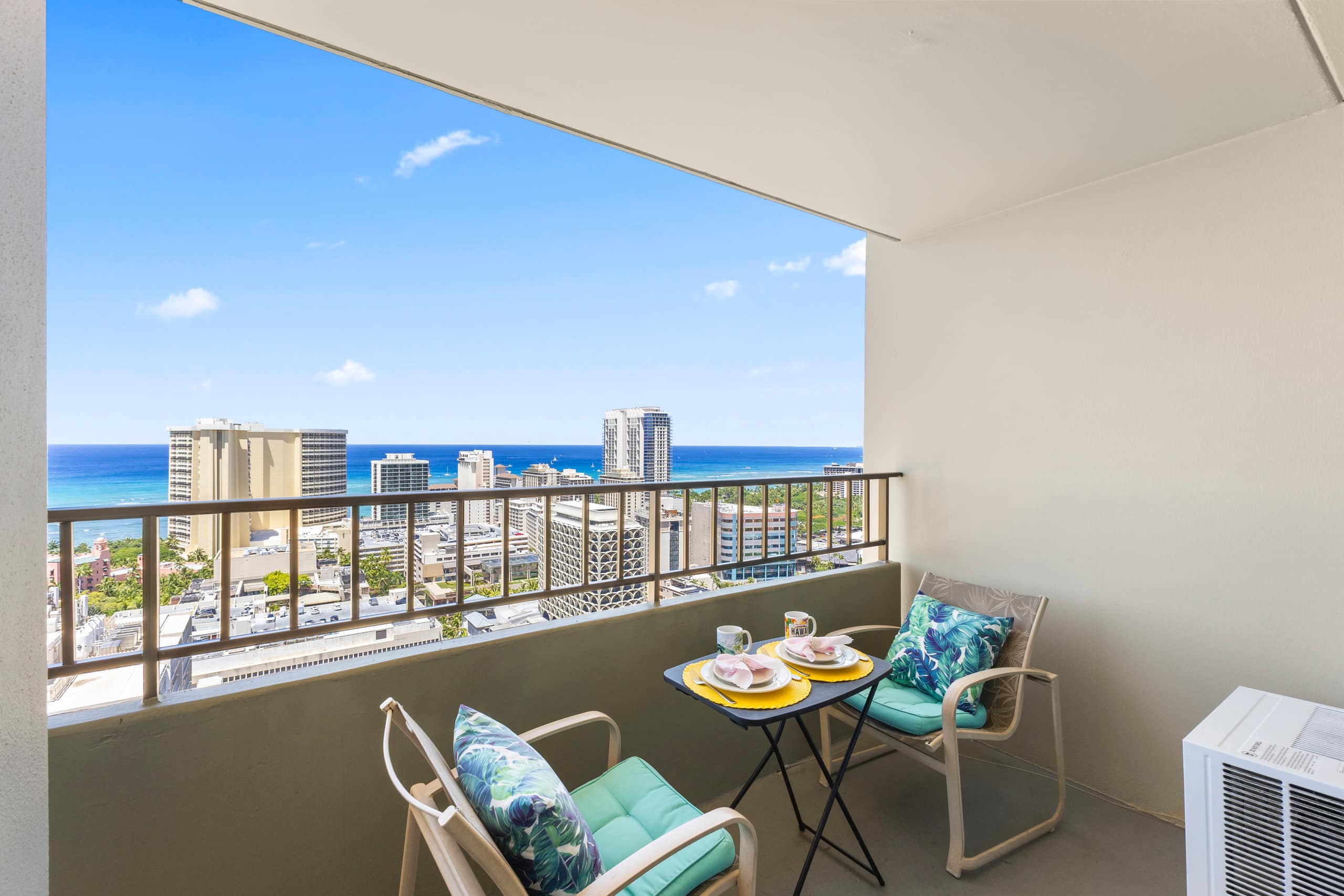 Ocean View FREE Parking King bed Pool Gym PingPong - Image 43