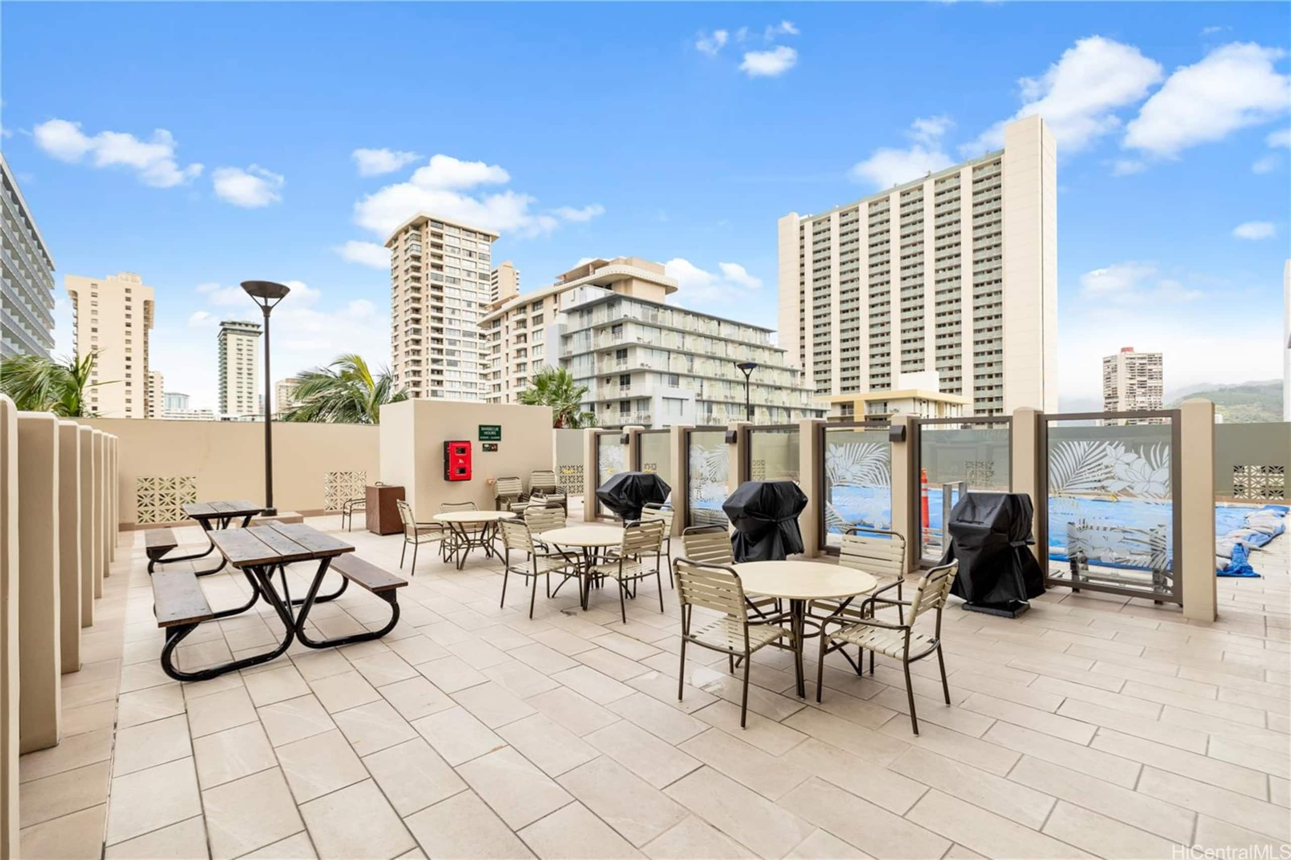 Ocean View FREE Parking King bed Pool Gym PingPong - Image 56