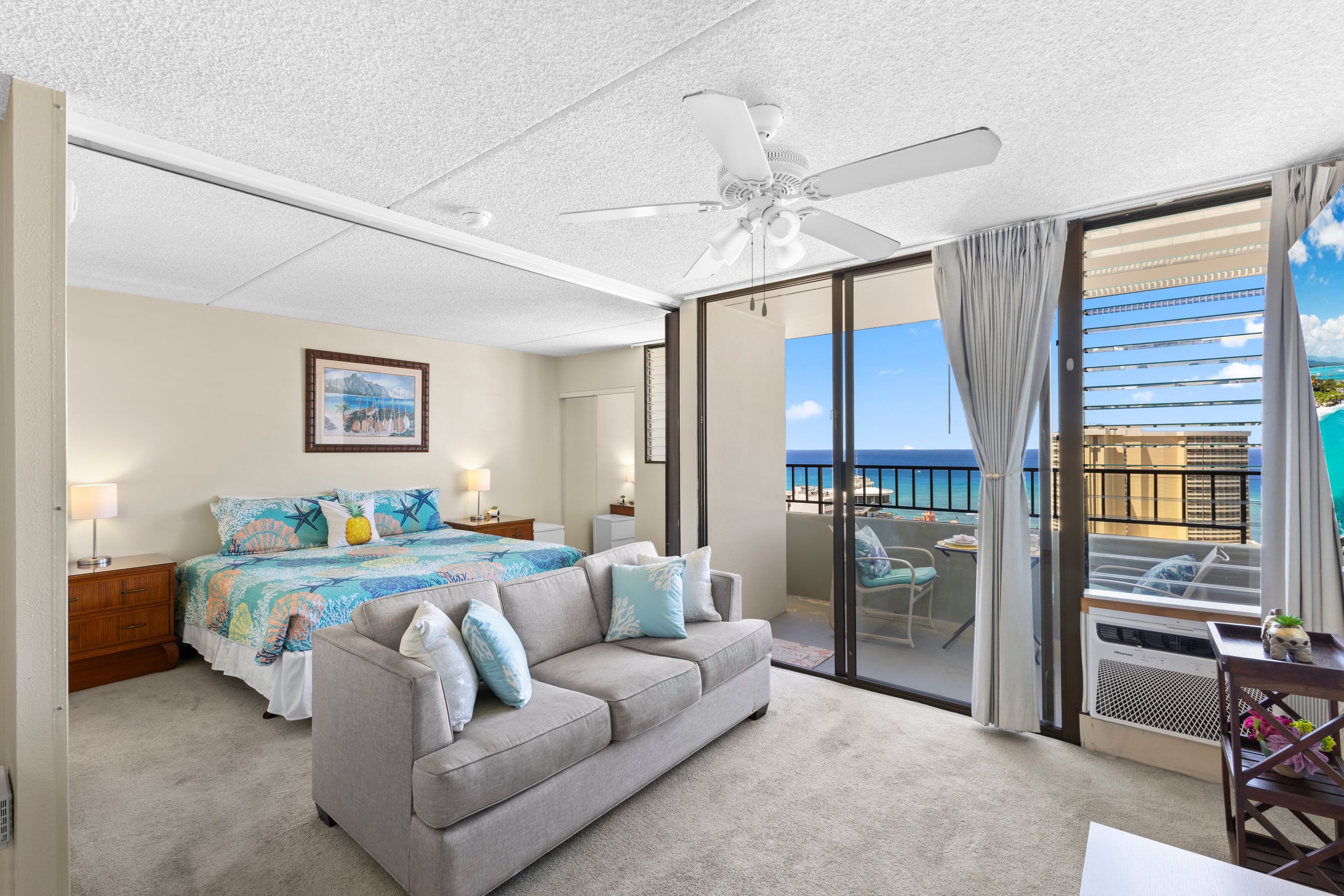 Ocean View FREE Parking King bed Pool Gym PingPong - Image 9