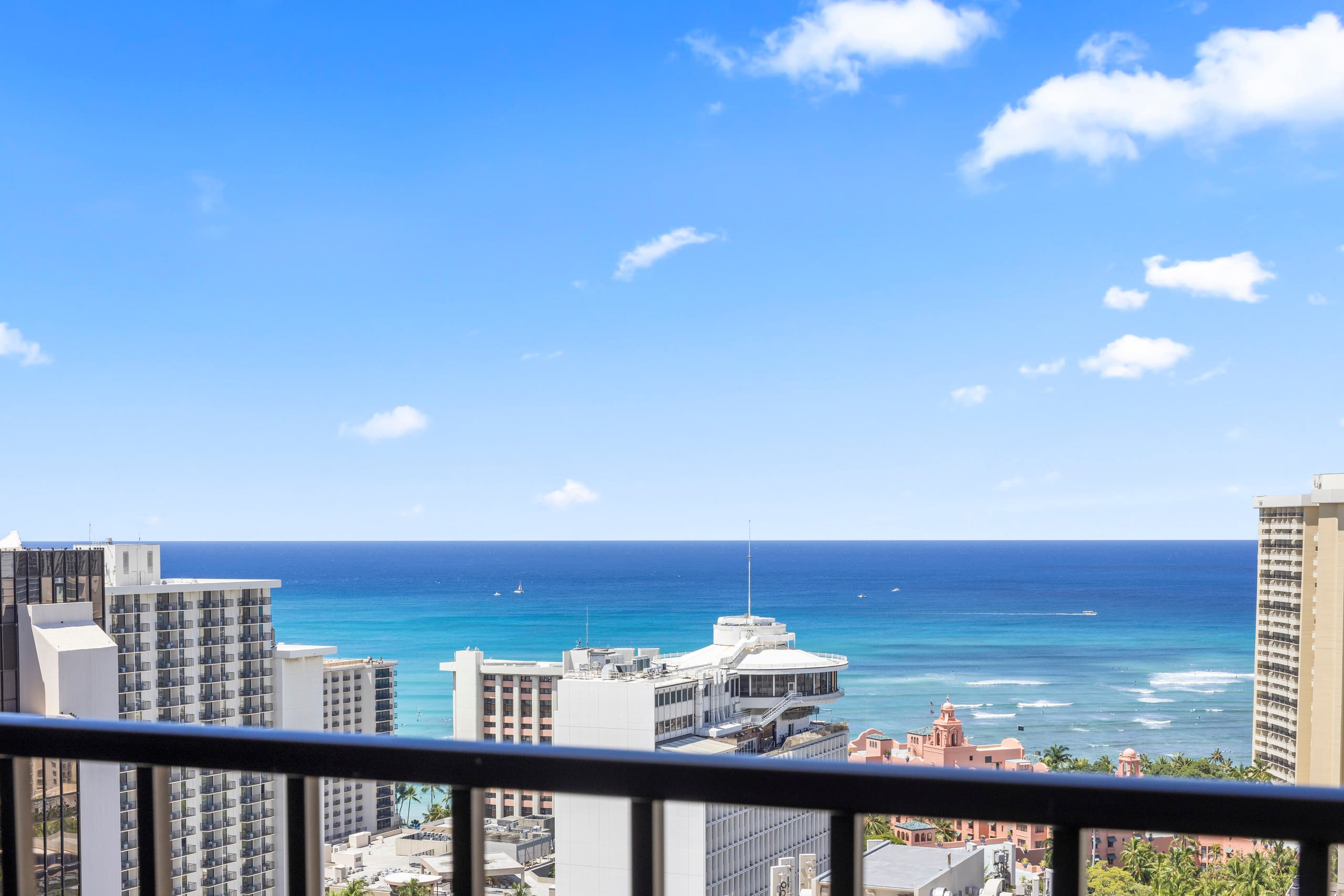 Ocean View FREE Parking King bed Pool Gym PingPong - Image 36