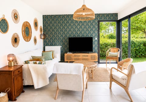Top Airbnb: Ty Sea'cret Chapel: 5 min. to beach – view – quiet – bikes in Loctudy