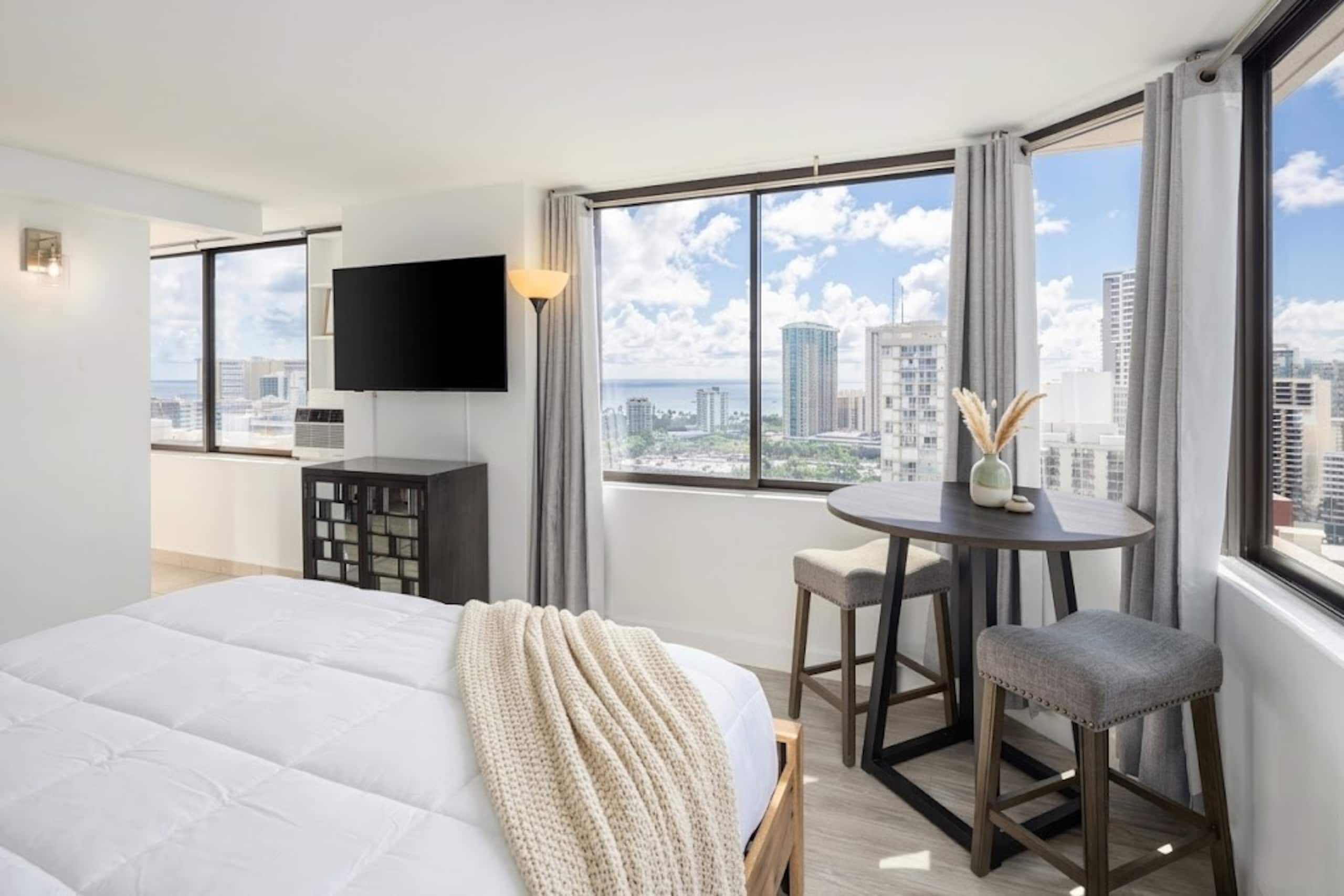 2 Bedrooms: Great Ocean Corner View 28F A + B - Image 8