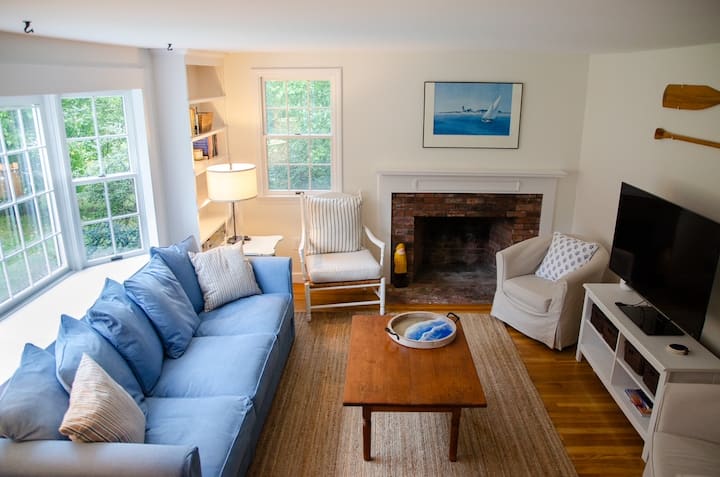 The Seaside Gem: 5 Mins To Beach + Pool Access - Falmouth