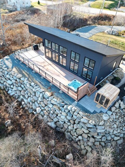 Dreamy Oceanfront Escape- Hot tub