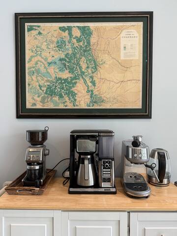 Modern Home w/ Hot tub, Mountain & City Views gallery image 4