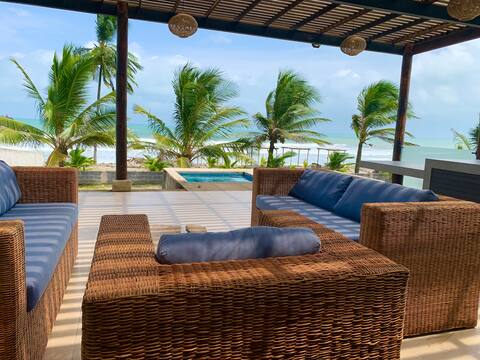 Beautiful beachfront home! In private urban!