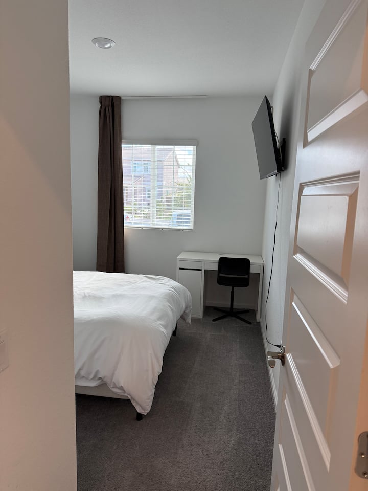 Private Room Ideal For Travelers/students - Woodland, CA