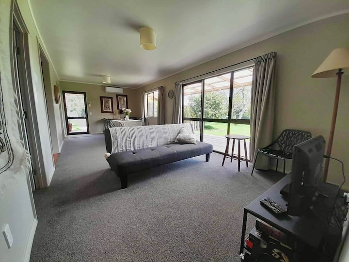 Private, Peaceful | 2bdrm Cottage | Flower Farm - Taranaki