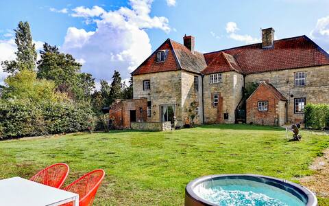 Countrylife & Domes, Groups 10- 30, Hot Tub, Disco