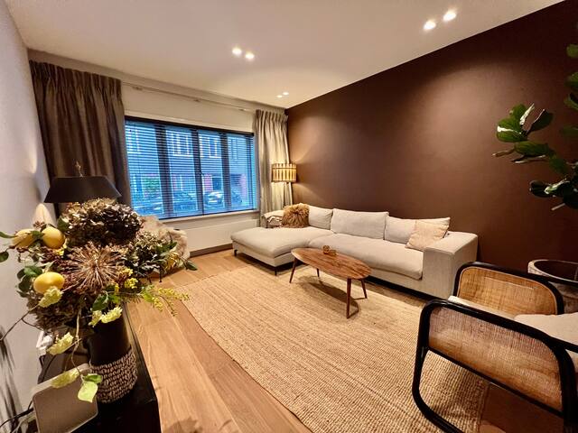 Spacious apartment with garden in the lively Pijp! gallery image 4
