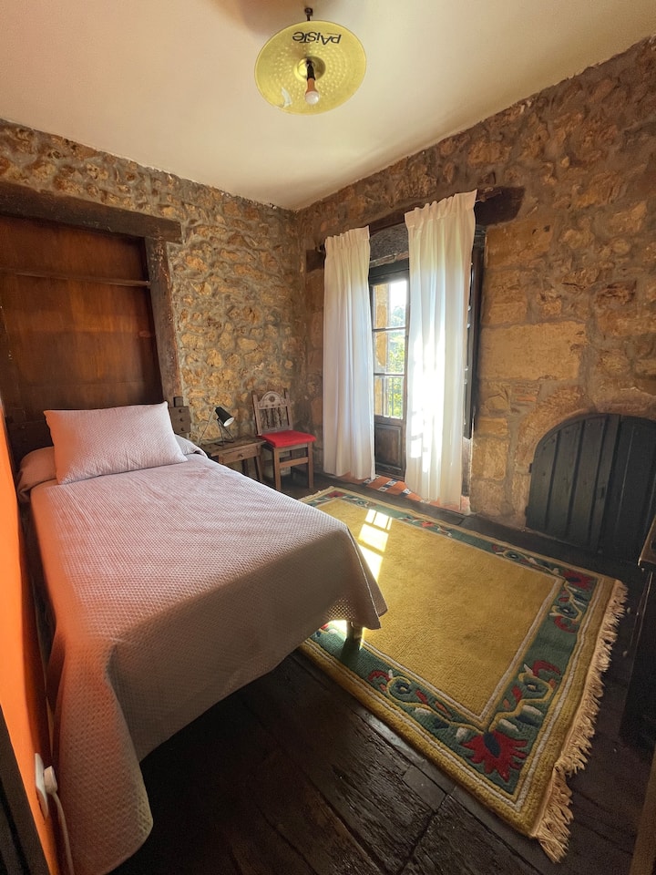 საძინებელი 1