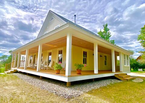 Boutique Vermont Friends Farmhouse Fully Remodeled