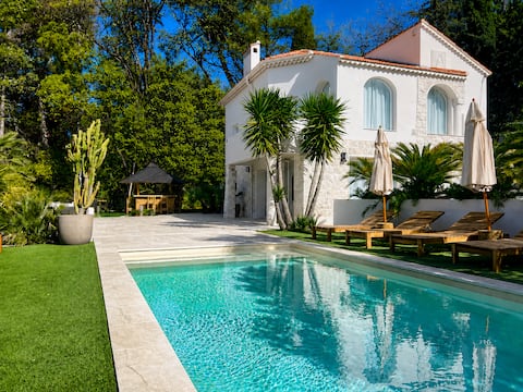 Luxury Riviera Villa* short walk to beach & centre