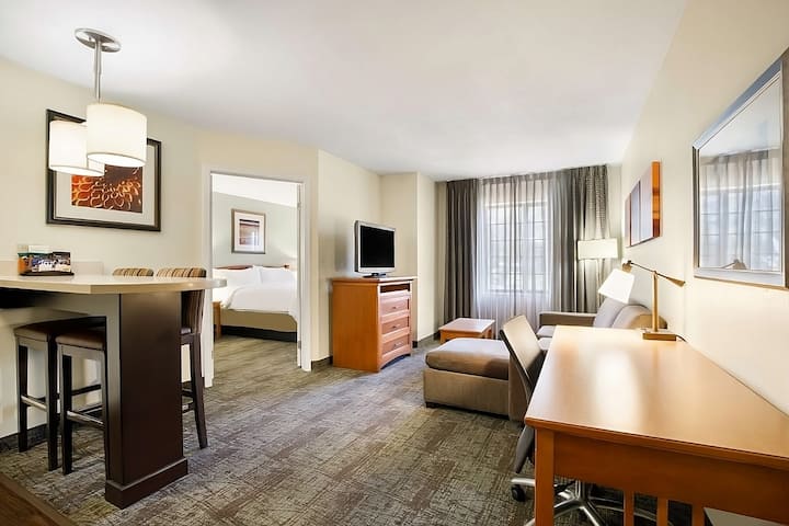 Discover San Diego! Full Kitchen, Pets Allowed! - Poway, CA