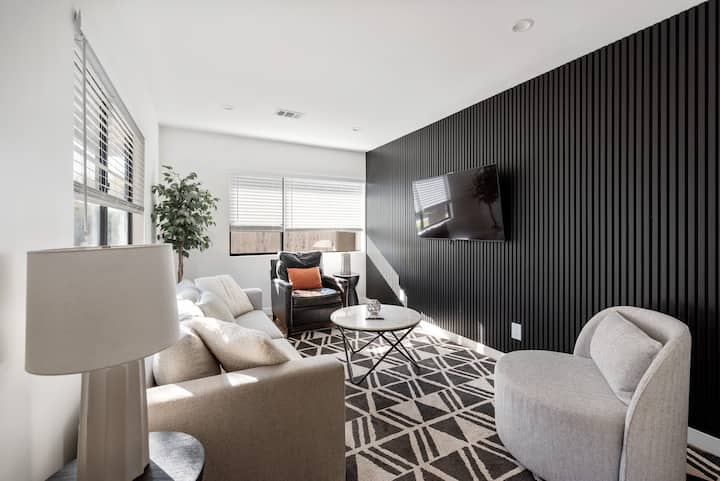 Quiet Monthly Rental Great For Working From Home - Pasadena, CA
