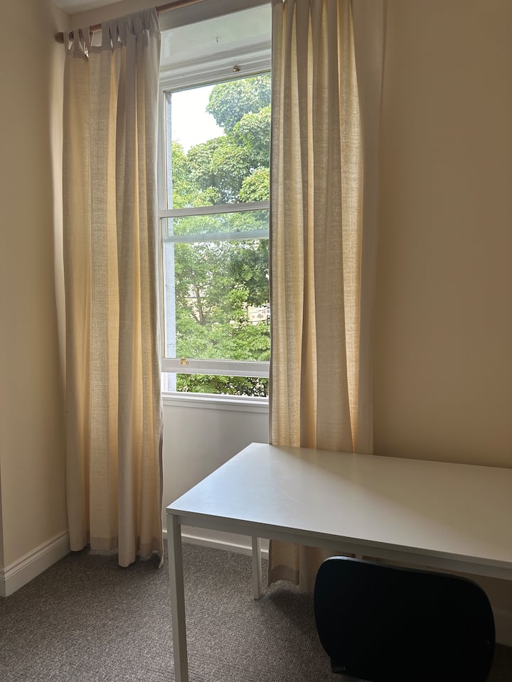 1 Room in a shared Flat in Newington (female only)