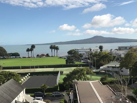 Successful Airbnb property: Beachside Village Location in Auckland