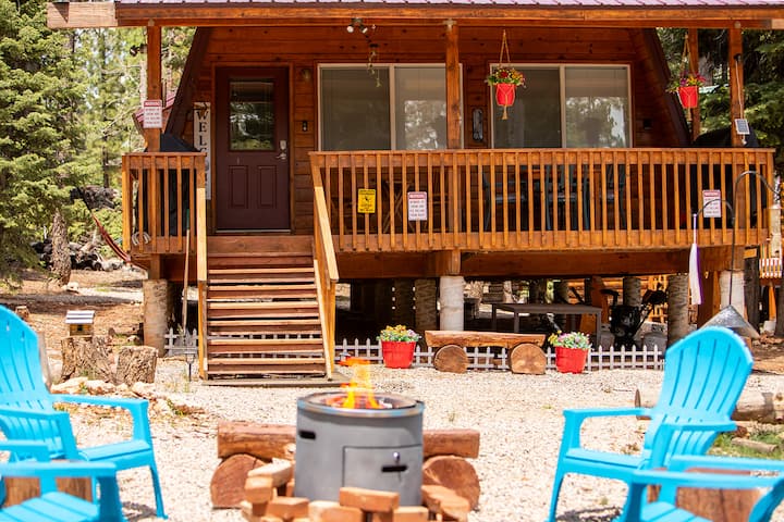 High Mtn Retreat with Hot Tub