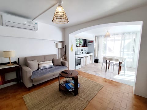 Top Airbnb: 36 m² apartment / A/C / terrace / pool / parking / golf in Saint Raphaël