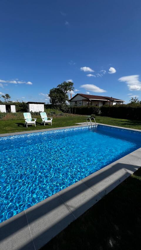 Only 15 minutes from the city suitable for families