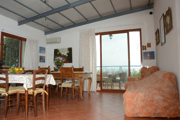 Villino Con Piscina Privata - Campofelice di Roccella