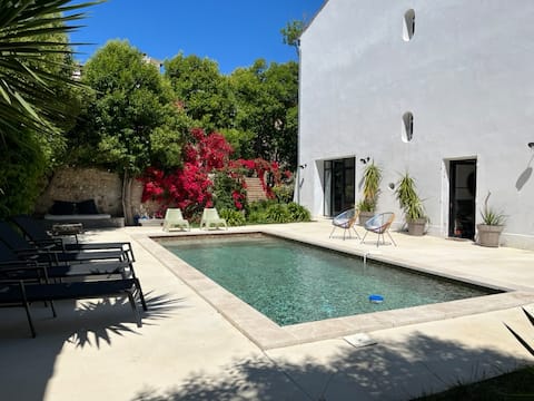 Beautiful Master House Garden & Pool Near Sea