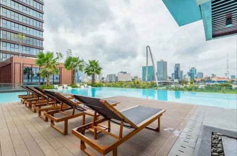 Beautiful City View in New Luxury Condo