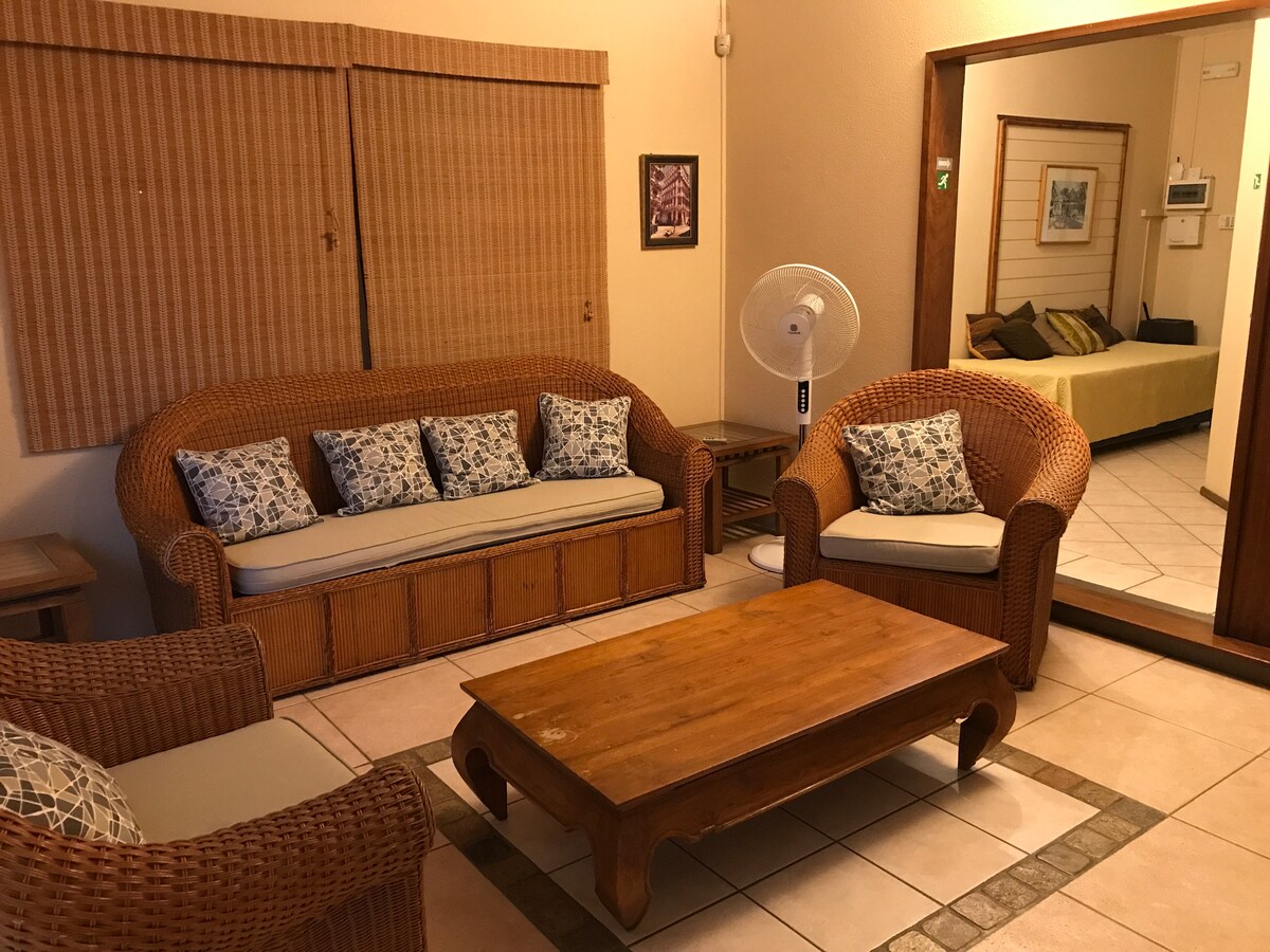 Living room image 1