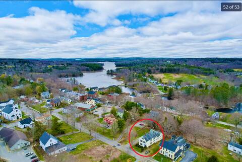 7 Bdrm-Hilltop Oasis: Comfort & Adventure for All!