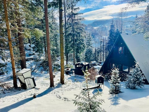 Unique House by the Waterfall / Jacuzzi/ Sauna
