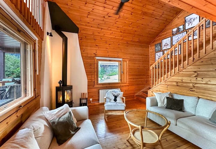 Alpine Chalet L'ardoise · Sauna & Hot Tub - Valais