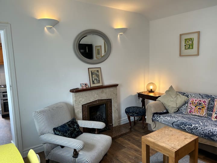 Traditional Cottage On Seafront - Greystones