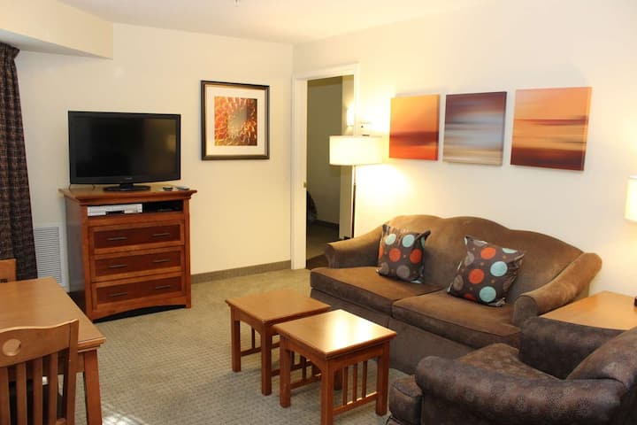 Comfortable And Relaxing Stay! Breakfast, Pool! - Vancouver, WA