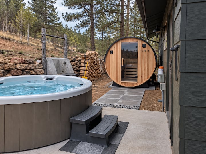 Bighorn Haven | Views | Hot Tub+Sauna | 7 Acres